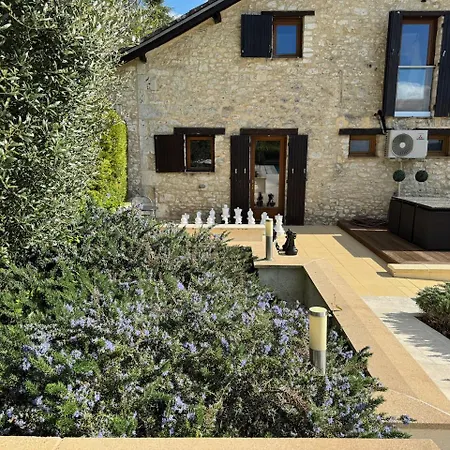 Villa Acabanes - Luxury Dordogne *